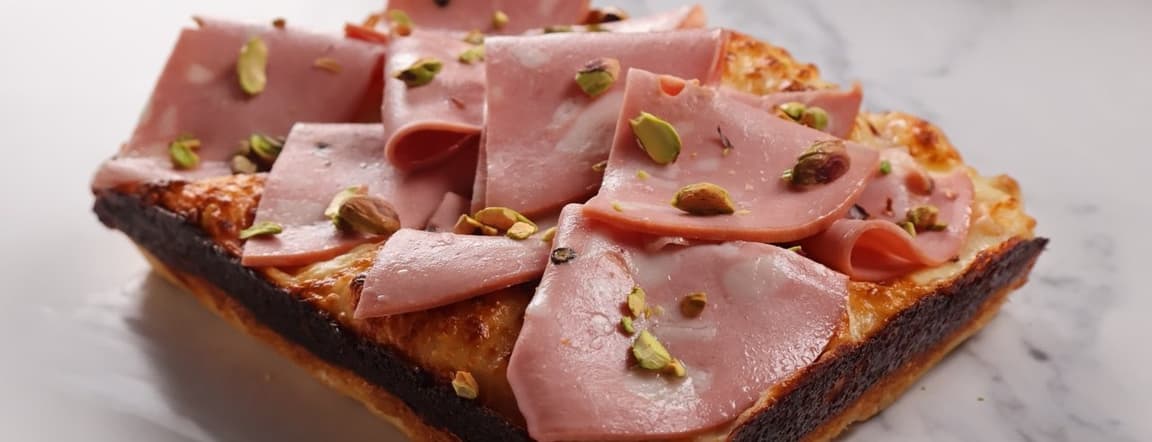Pizza mortadella